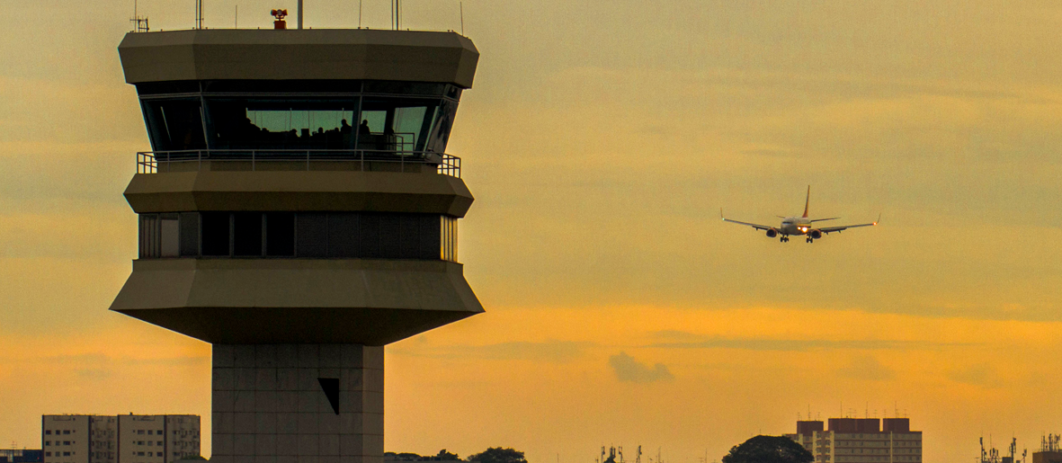 Controladores de tráfego aéreo sofrem de fadiga mental e baixa resposta motora no final do turno