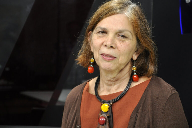 Enfrentamento coletivo: Psicóloga Vera Paiva afirma que pessoas que receberam órgãos infectados com HIV vivenciam violação de direitos básicos